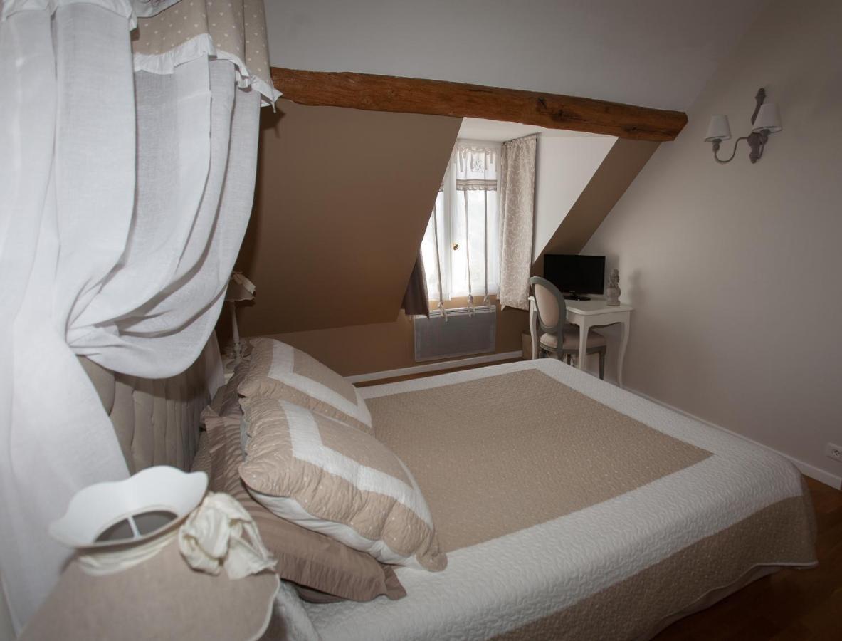 Dame-Marie-les-Bois Les Jarrieres B&B 외부 사진