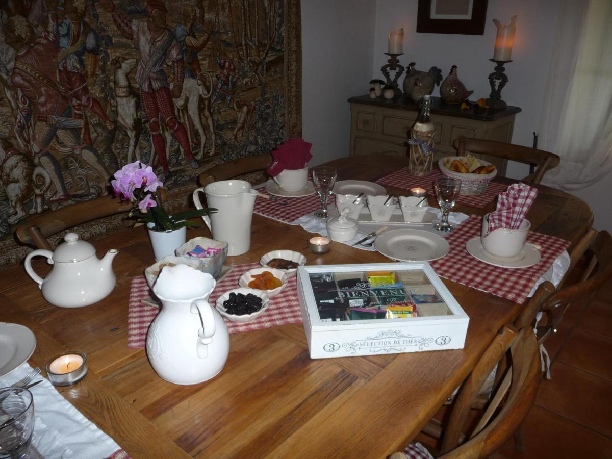 Dame-Marie-les-Bois Les Jarrieres B&B 외부 사진