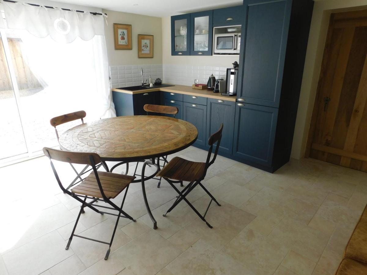 Dame-Marie-les-Bois Les Jarrieres B&B 외부 사진